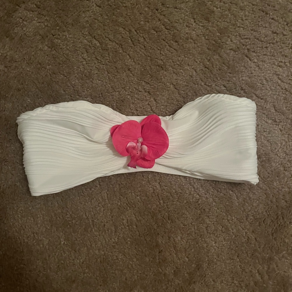 Never Worn White and Pink Floral Women's Bandou Swim Top